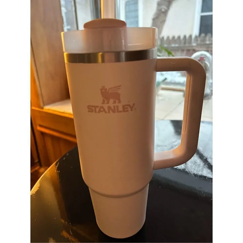 Stanley 30 oz Tumbler - Picture 1 of 4